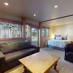 Laurelwood Condominiums