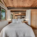 Laurelwood Condominiums 115