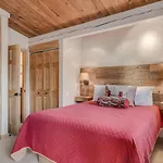 Laurelwood Condominiums 309