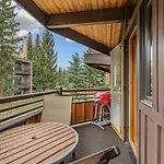Laurelwood Condominiums 412