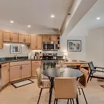 Laurelwood Condominiums 409