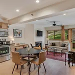 Laurelwood Condominiums 409