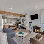 Laurelwood Condominiums 101