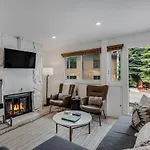 Laurelwood Condominiums 101