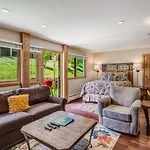 Laurelwood Condominiums 404
