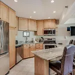 Laurelwood Condominiums 404
