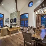 Woodrun Place