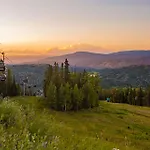 Hayden Lodge 2203