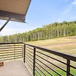 Enclave 303, Snowmass Ski-In/Ski-Out Condo With Shared Pool/Hot Tub