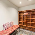 Chamonix 46, Snowmass Ski-In/Ski-Out Condo W/Shared Hot Tub/Pool