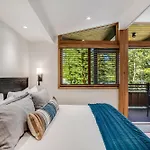 Laurelwood Condominiums 211