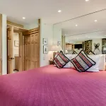 Laurelwood Condominiums 406
