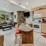 Laurelwood Condominiums 406