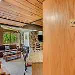 Laurelwood Condominiums 413