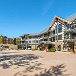 Hayden Lodge 2201