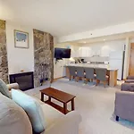 Laurelwood Condominiums 202