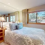 Laurelwood Condominiums 202