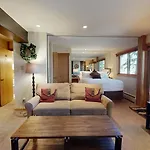 Laurelwood Condominiums 109