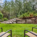 Laurelwood Condominiums 301