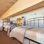 Charming 3-Bed Studio W Family-Friendly Loft