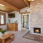 Charming 3-Bed Studio W Family-Friendly Loft