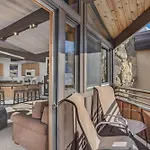 Laurelwood Condominiums 414