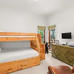 Newly Remodeled Ski-In Out Snowmass View Townhome By The Woodrun V Townhouses