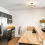 Chamonix 40, Snowmass Ski-In/Ski-Out Condo W/Shared Pool & Hot Tub/Free Wifi
