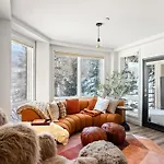 Chamonix 40, Snowmass Ski-In/Ski-Out Condo W/Shared Pool & Hot Tub/Free Wifi