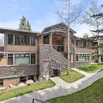 Bluebird Basecamp Family-Friendly Alpine Retreat