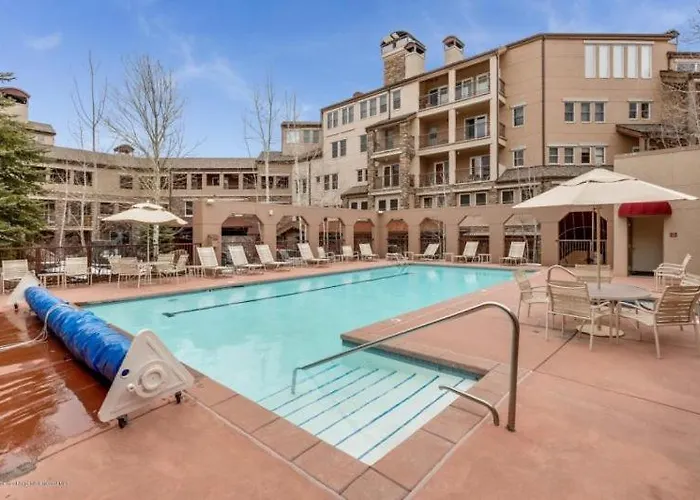 Ski In, Ski Out, 3 Bedroom Luxury Residence In The Heart Of Snowmass Village