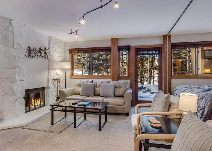Laurelwood Condominiums 201