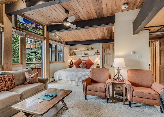Laurelwood Condominiums 308