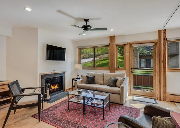 Laurelwood Condominiums 409