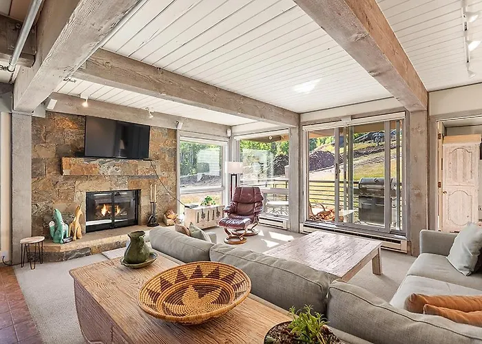 Enclave 207, Snowmass Ski-In/Ski-Out Condo W/Shared Pool/Hot Tub