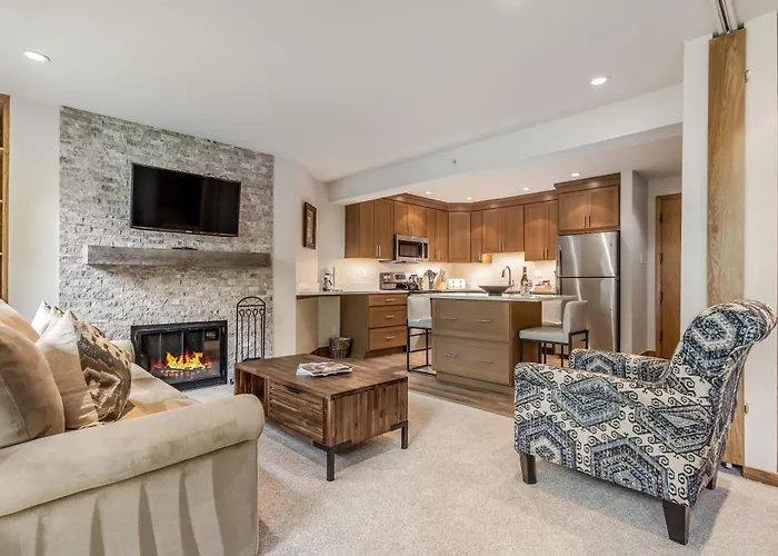 Laurelwood Condominiums 301