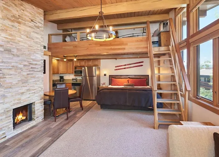 Charming 3-Bed Studio W Family-Friendly Loft