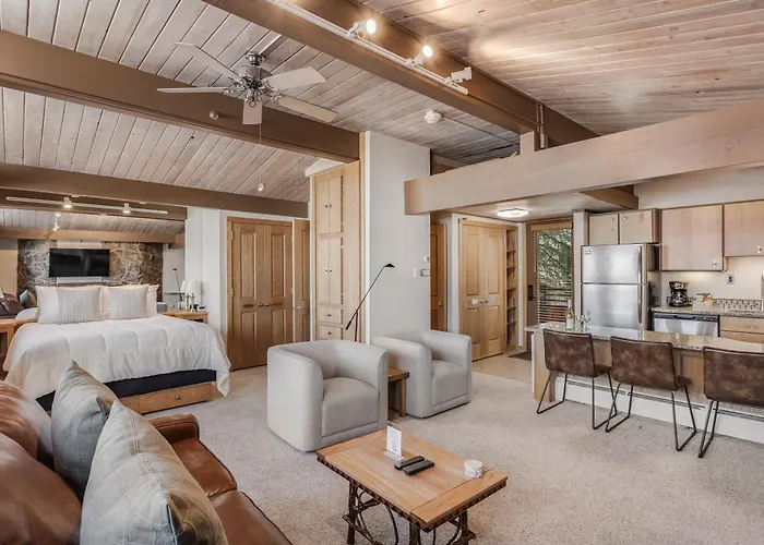 Laurelwood Condominiums 111