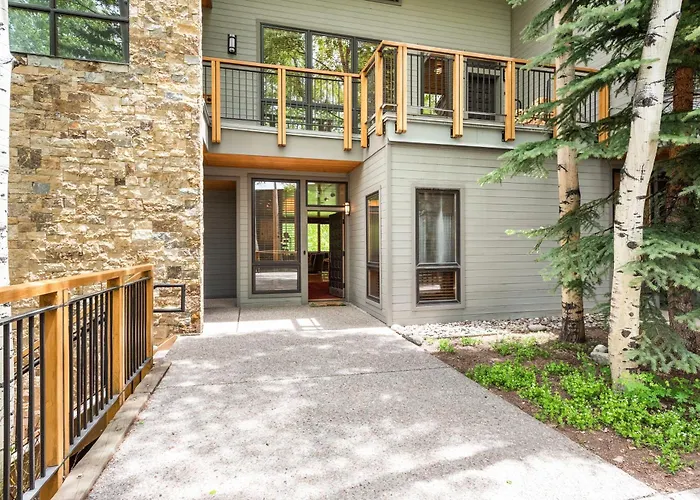 Convenient Snowmass View Townhome With Ski Access By The Woodrun V Townhouses