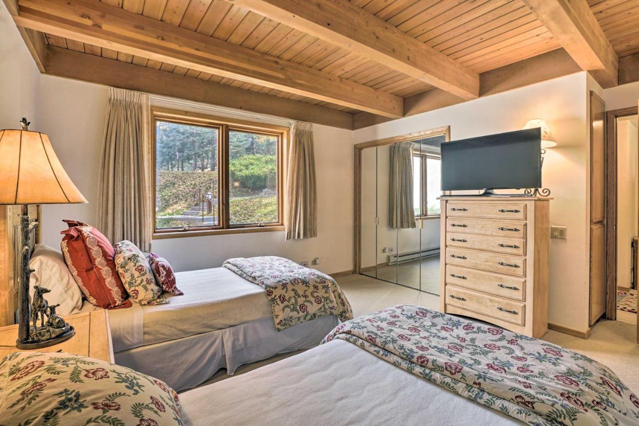 Slopeside Snowmass Townhome With Mountain Views! Holiday home