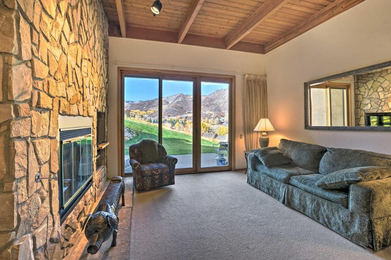 Slopeside Snowmass Townhome With Mountain Views! Holiday home