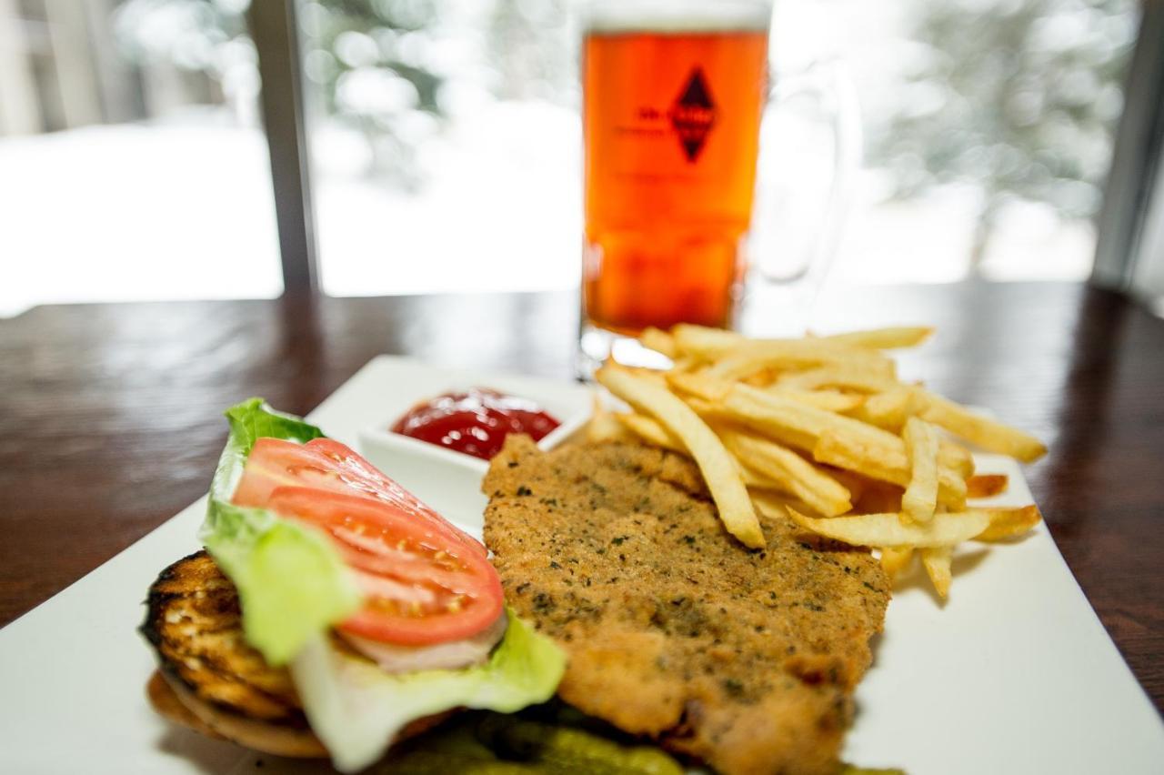 Laurelwood 2*
