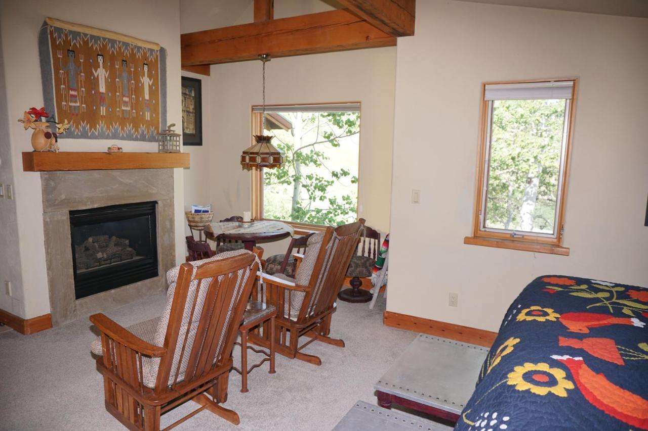 24 Little Ln Holiday home *