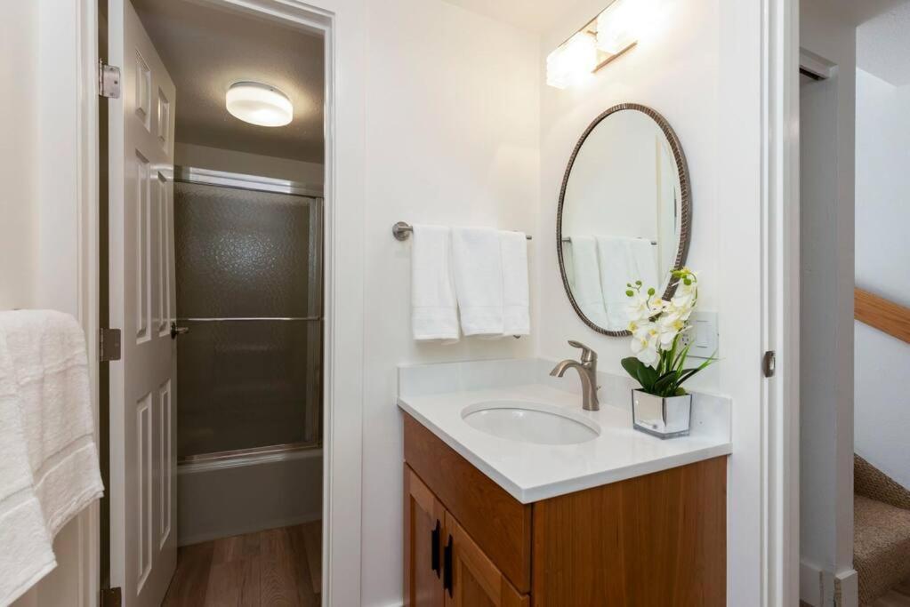 Updated 3 Bedroom 2 Ba With Pool & Hot Tub - Stunning Mountain Views! Snowmass Village