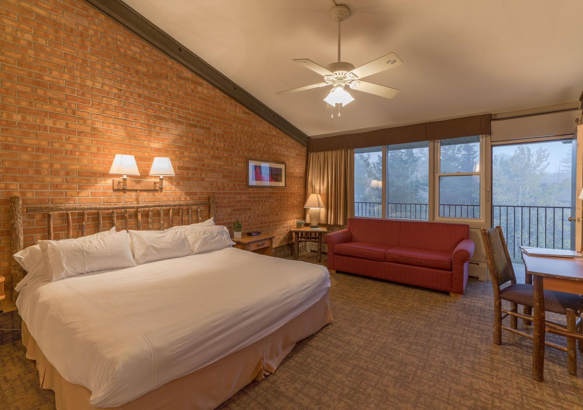 Mountain Snowmass Resort 3*