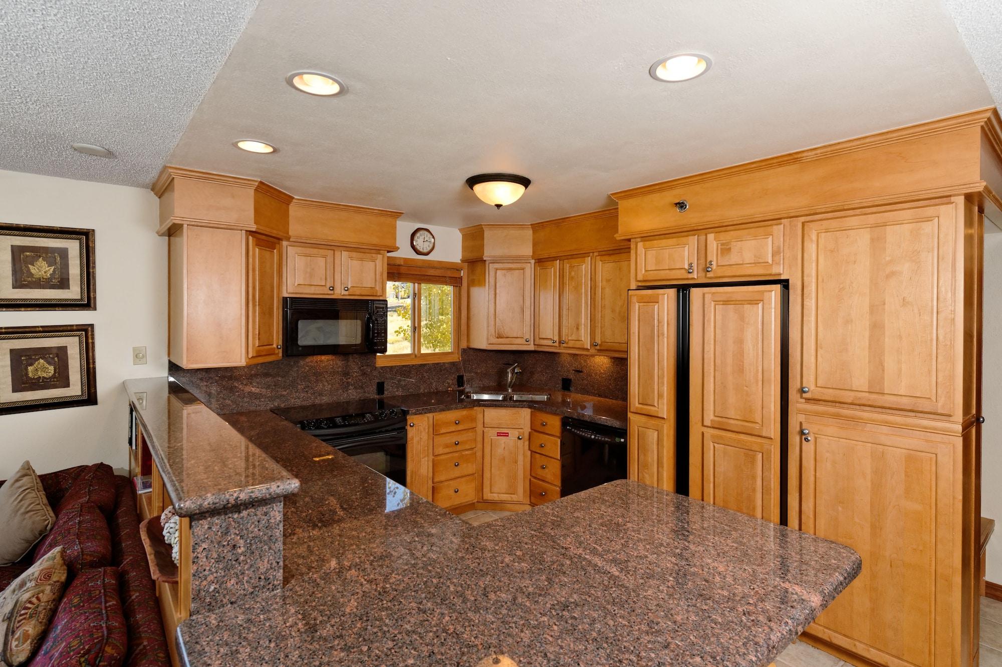 The Crestwood Aparthotel 4*