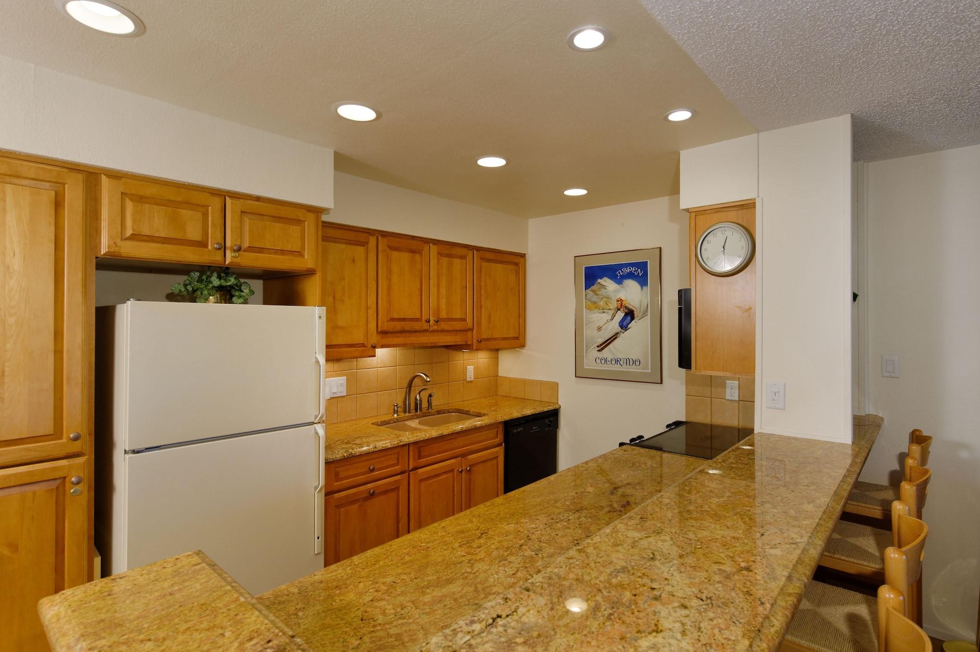 The Crestwood Aparthotel 4*