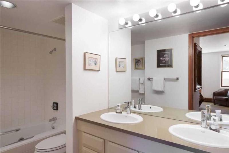 In, Out, 3 Bedroom Luxury In The Heart Of Holiday home