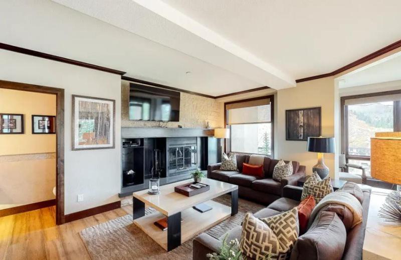 Spacious In, Out 3 Bedroom Vacation Next To The Gondola Featuring Slopeside Heated Outdoor Pool And Hot Tub Apartment Snowmass Village