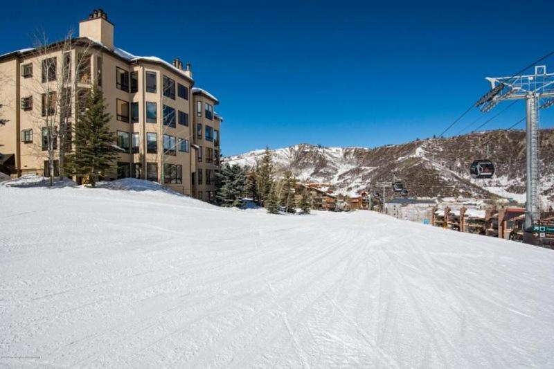 Ski-in, Ski-out Spacious In A Perfect Locale, Next To Gondola And Close To